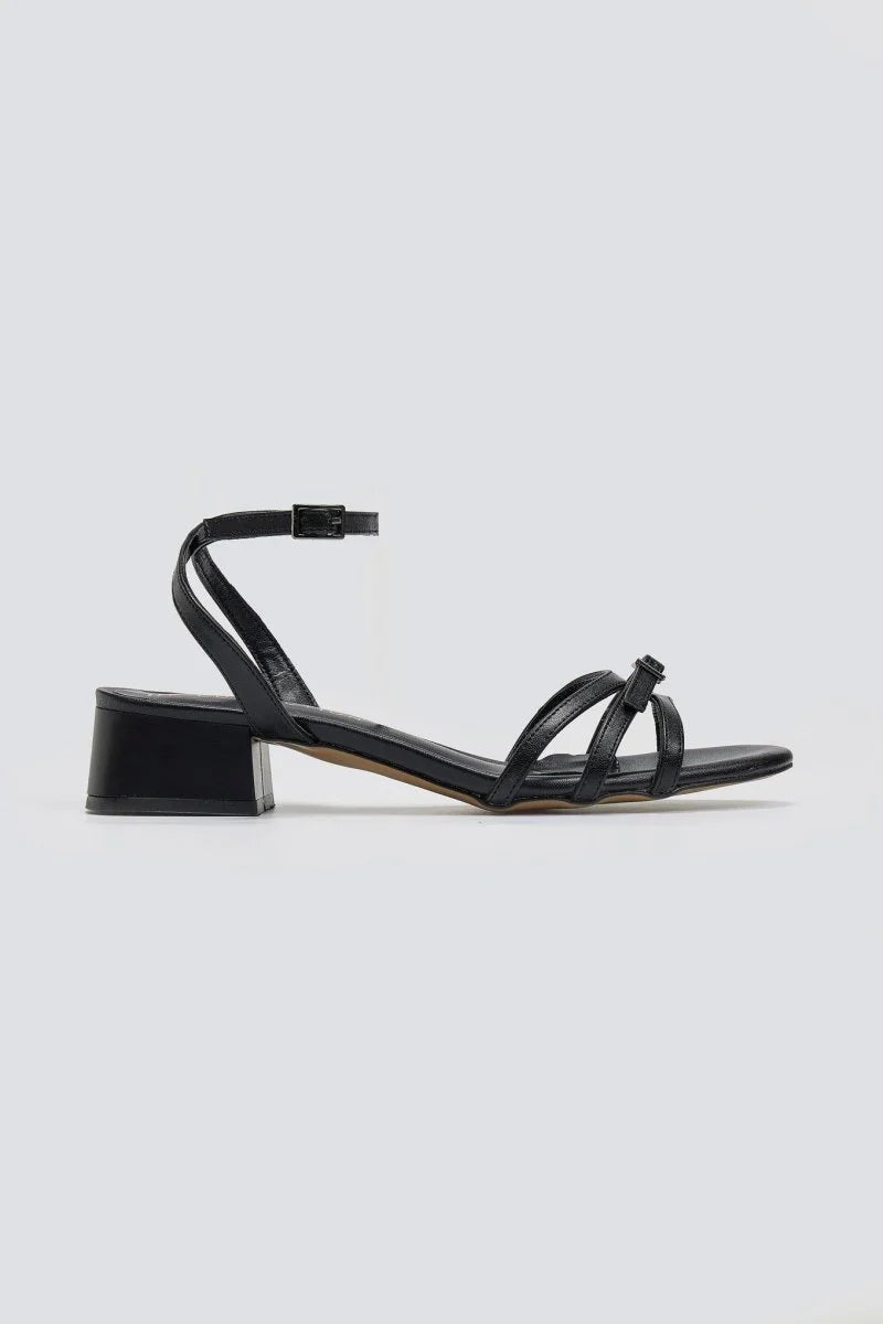 Sandalias de tiras con tacón bajo
