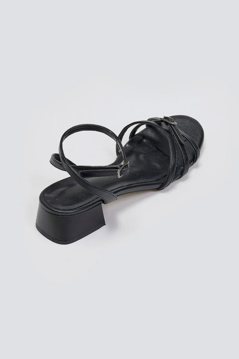 Sandalias de tiras con tacón bajo