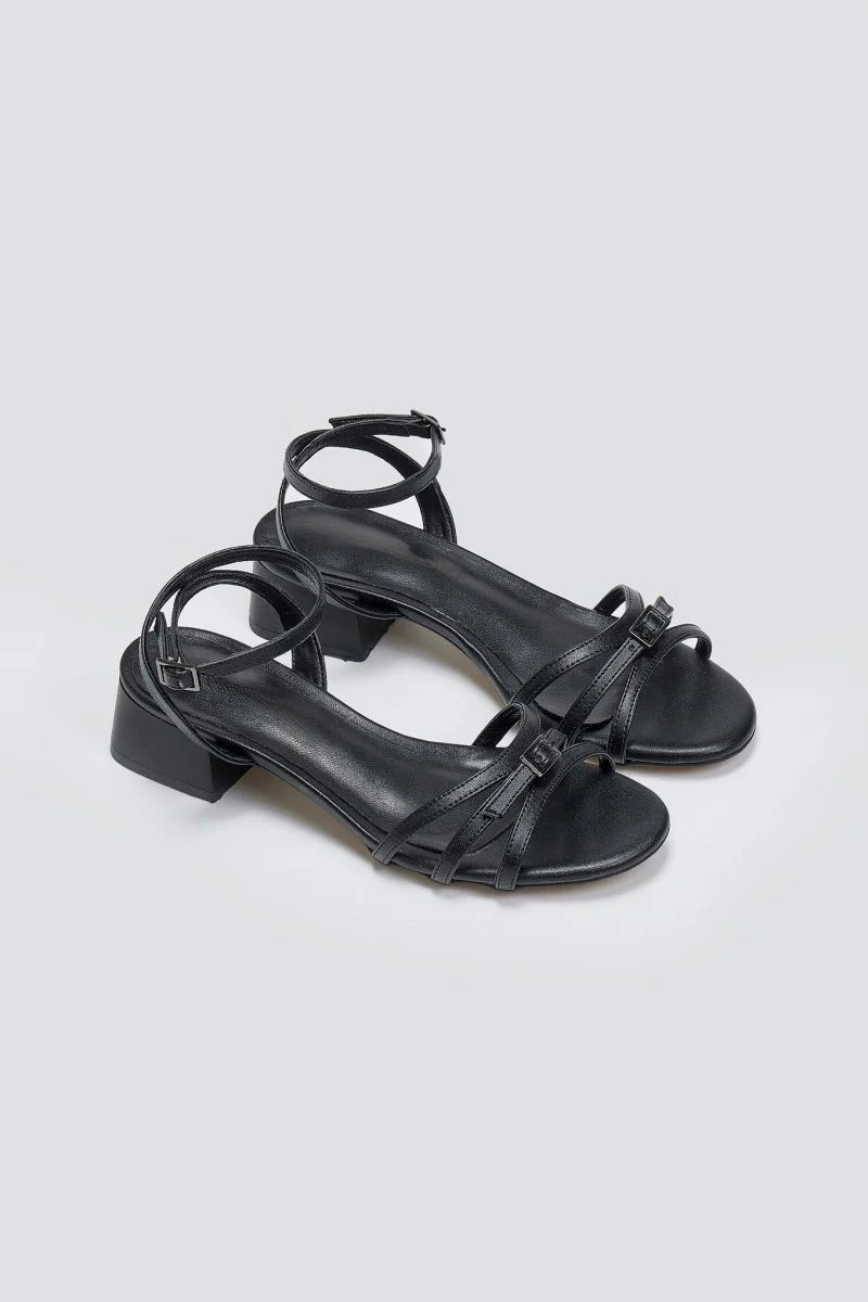 Sandalias de tiras con tacón bajo