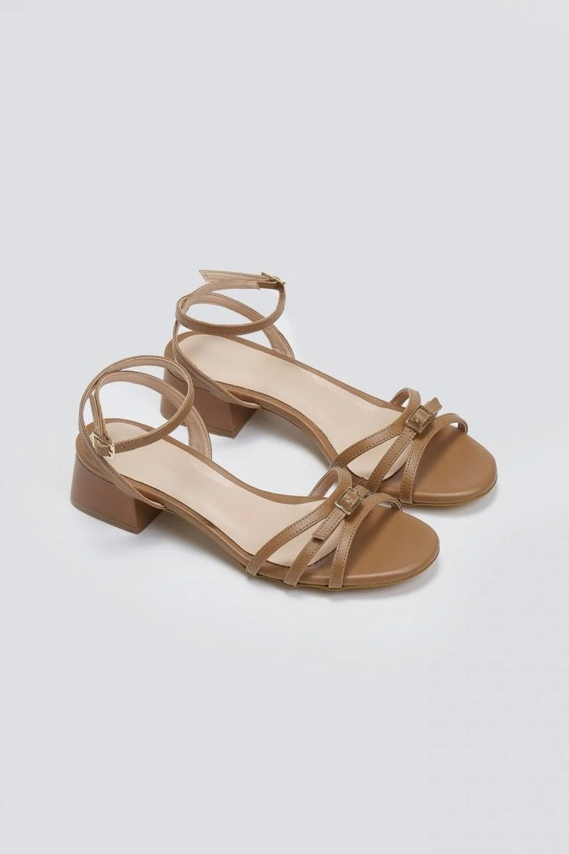Sandalias de tiras con tacón bajo