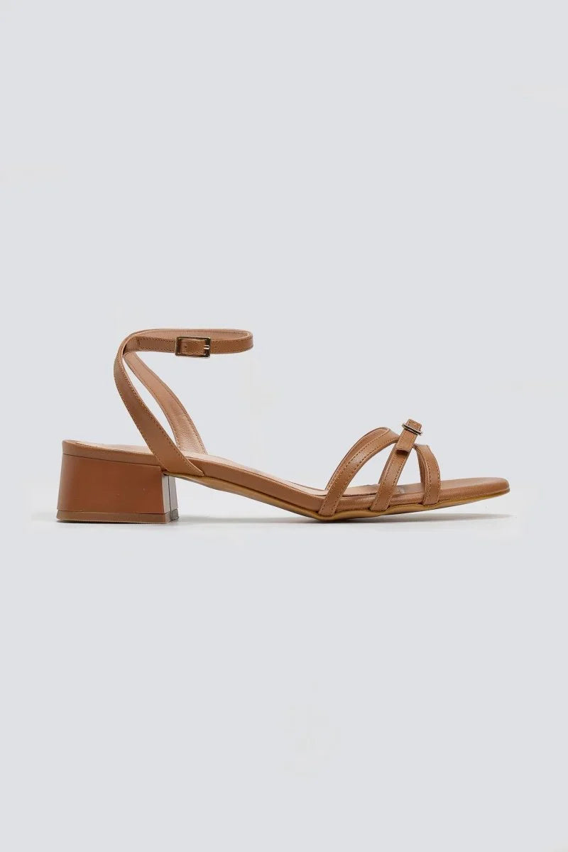 Sandalias de tiras con tacón bajo